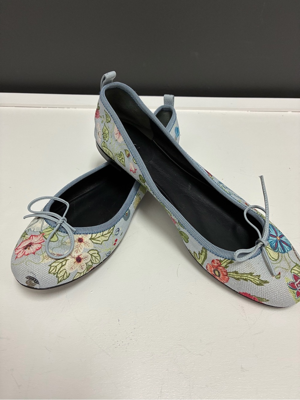 Gucci NWT Light Blue Floral Ballet Flats